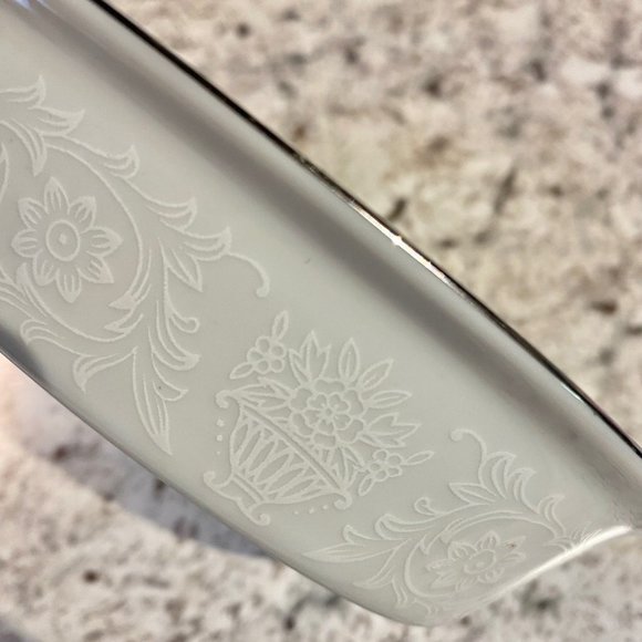 Vintage Lovelace by Crown Victoria Fine China - Oval Au Gratin Dish - Picture 3 of 4